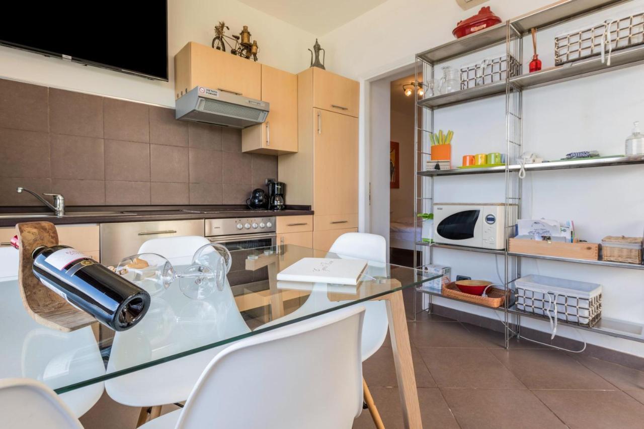 Residence La Mignon Oleandri Torri Del Benaco Eksteriør billede