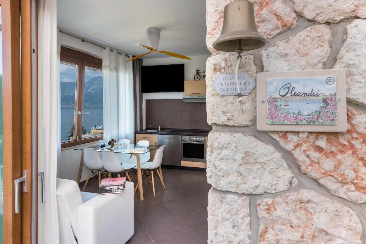 Residence La Mignon Oleandri Torri Del Benaco Eksteriør billede
